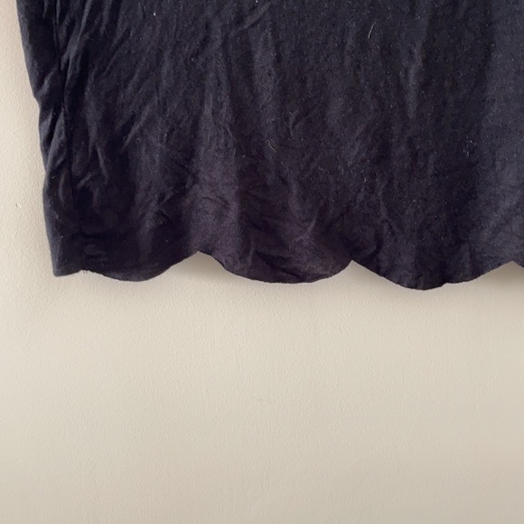 UO open back black crop tank w/ scallop edges - XS - Picture 2 of 4